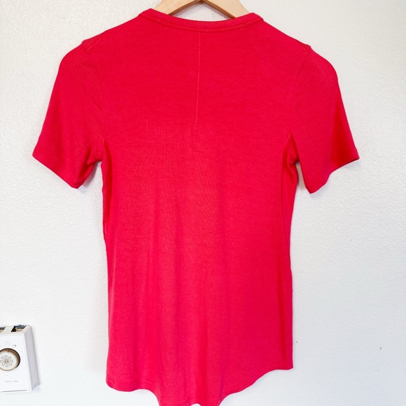 Lululemon Hold Tight Ribbed Short Sleeve Tee Pink Approx Size 6 - Picture 5 of 5